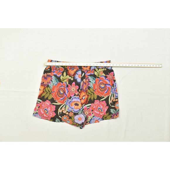 Torrid Women's Plus Size 2 Floral Pull On Shorts Inseam 4 in Unique Pattern - Picture 3 of 8